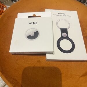 Apple AirTag with Dark Key Ring